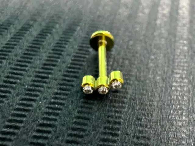 Premium Inari Organics Titanium cluster met 2mm Swarovski