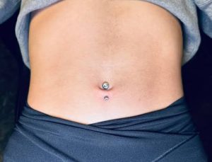 Navelpiercing ondersteboven